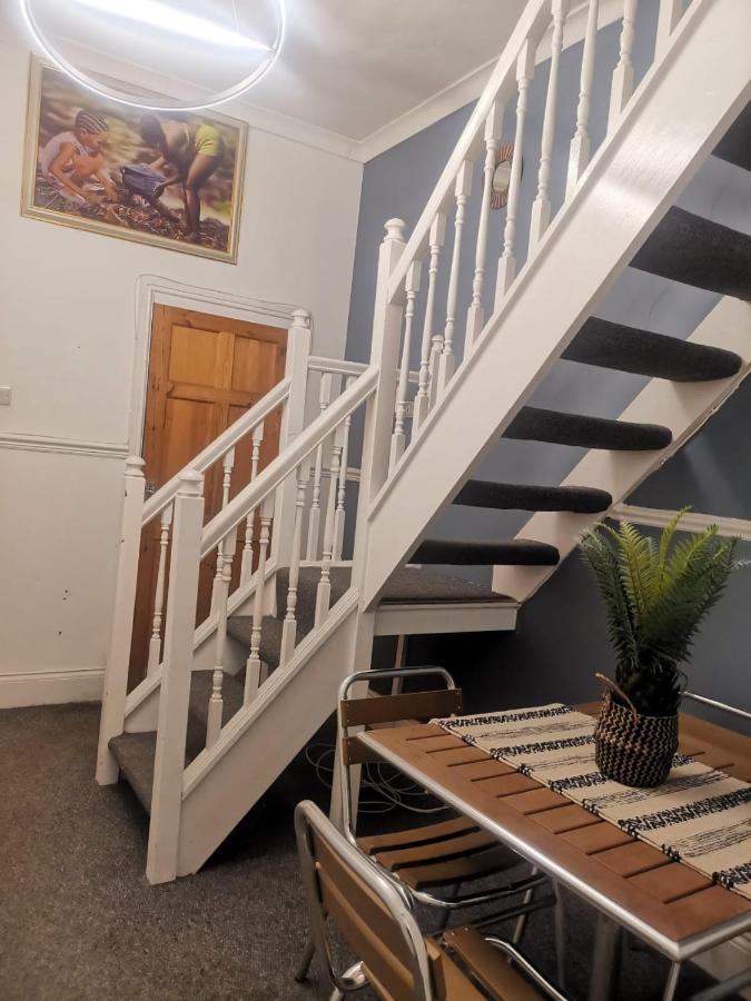 The Superhost - 4 Bedroom House Съндърланд Екстериор снимка